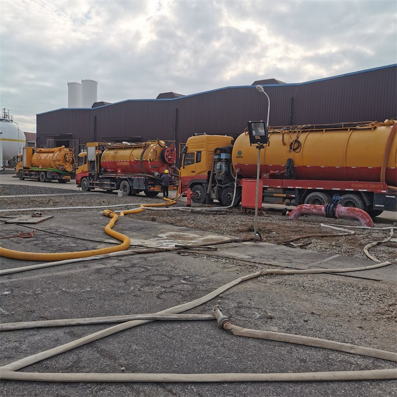 五桂山污水池清理