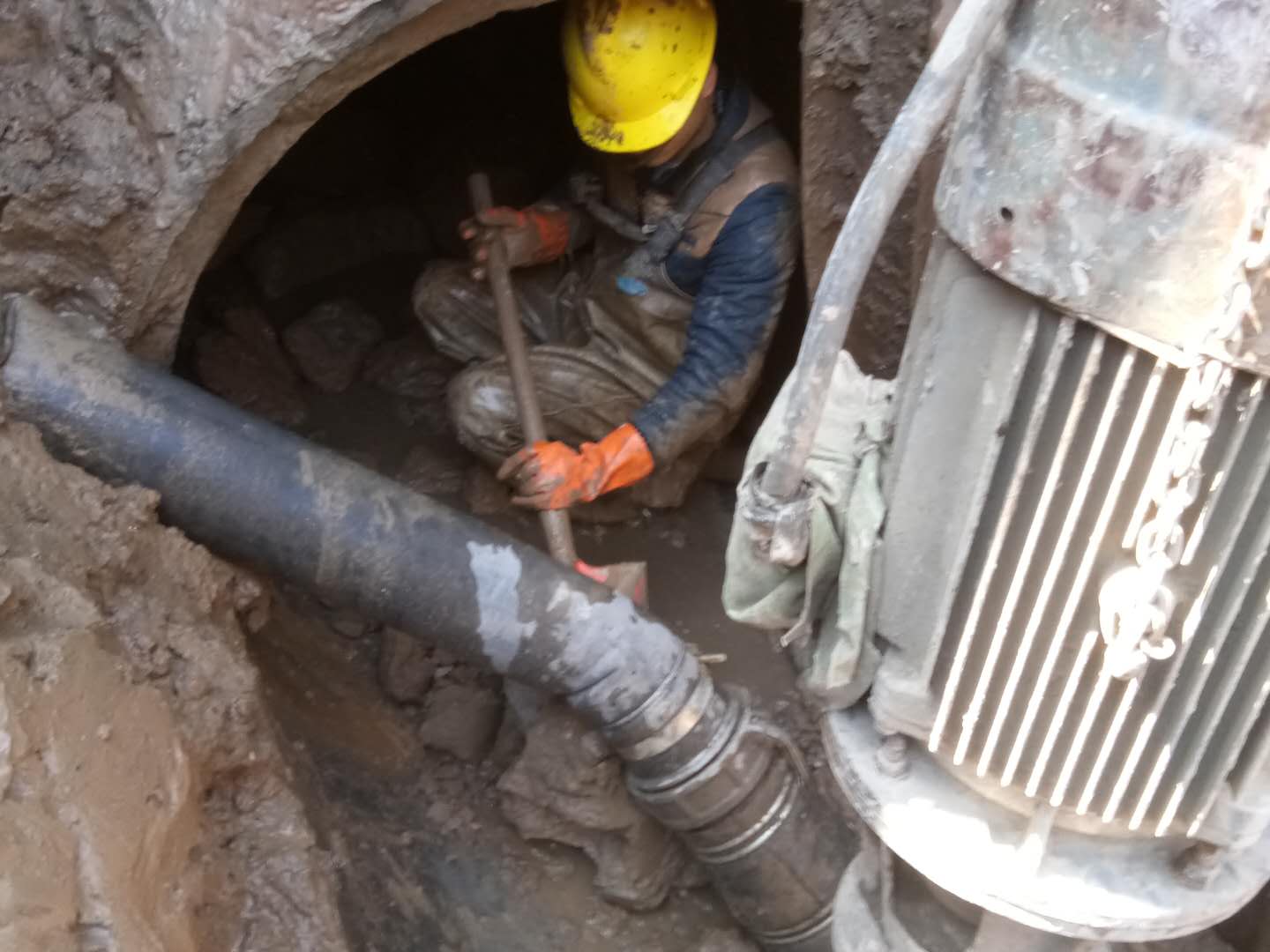 五桂山管道清淤